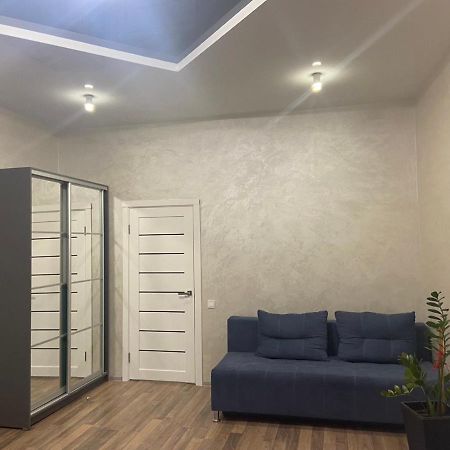 Kulisha 2Bedroom Apartment Near Opera House With Balcony リヴィウ エクステリア 写真