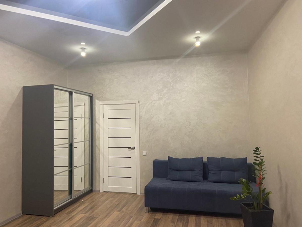 Kulisha 2Bedroom Apartment Near Opera House With Balcony リヴィウ エクステリア 写真